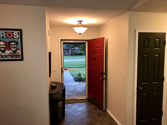 4th image of 15 W Northaven St