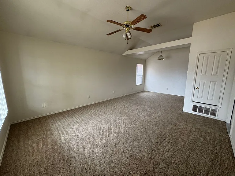 5005 John David Dr — Photo 5