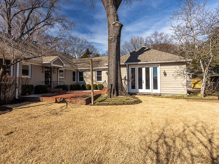 500 Colonial Rd — Photo 39