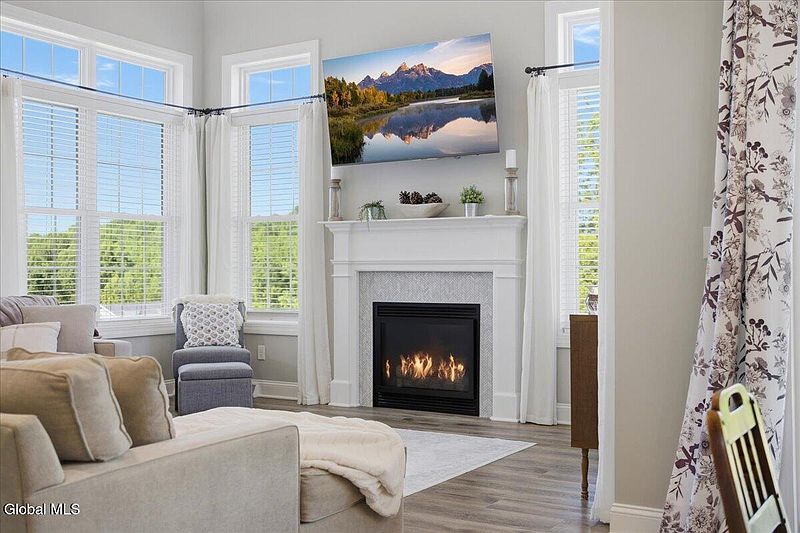 4th image of 28 Park Ridge Drive