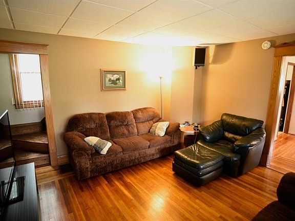 3rd image of 8207 48th Ave