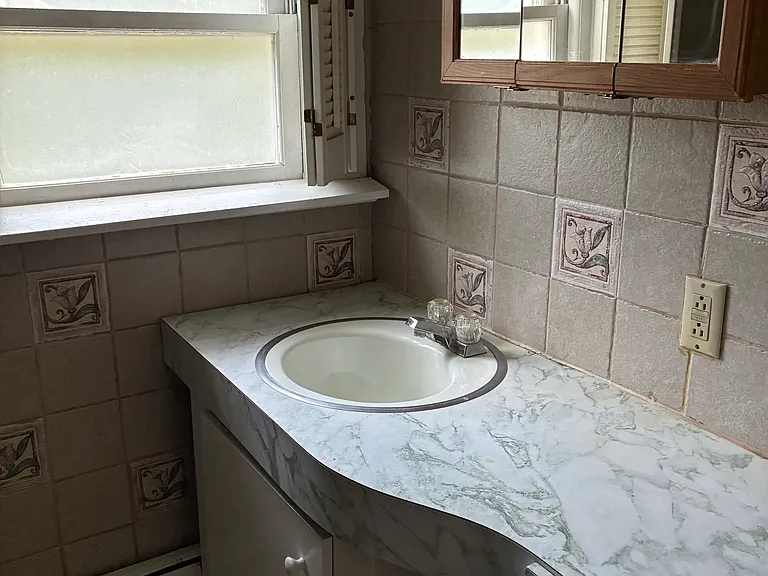 2482 Salt Point Tpke #A — Photo 11