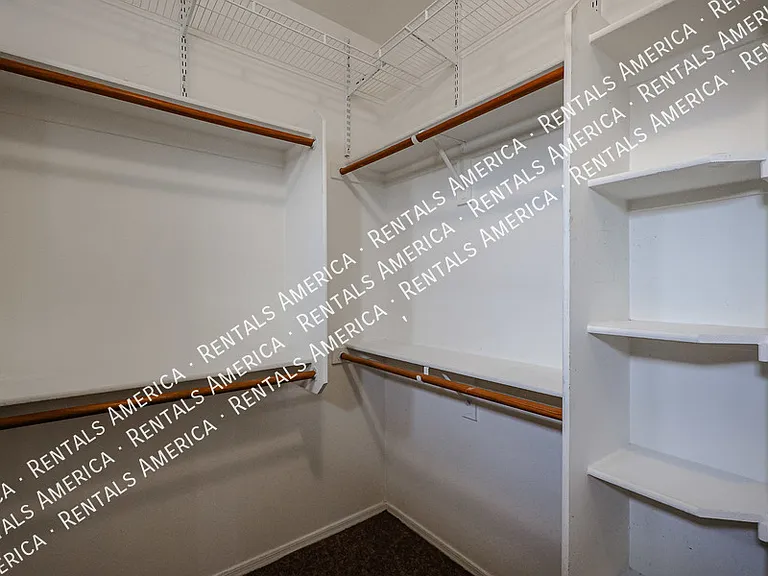 3481 E Vernon St — Photo 32