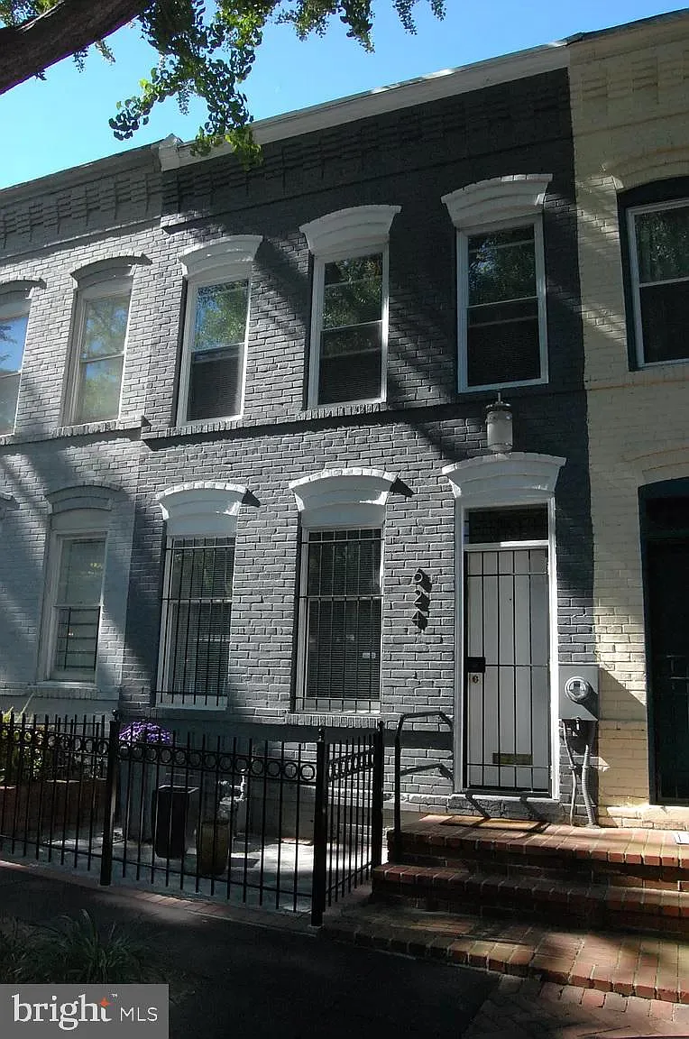 624 14th Pl NE photo 1