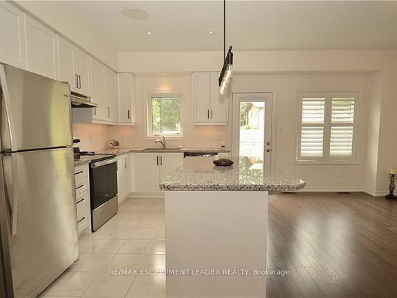 5th image of 515 Garner Rd W #9