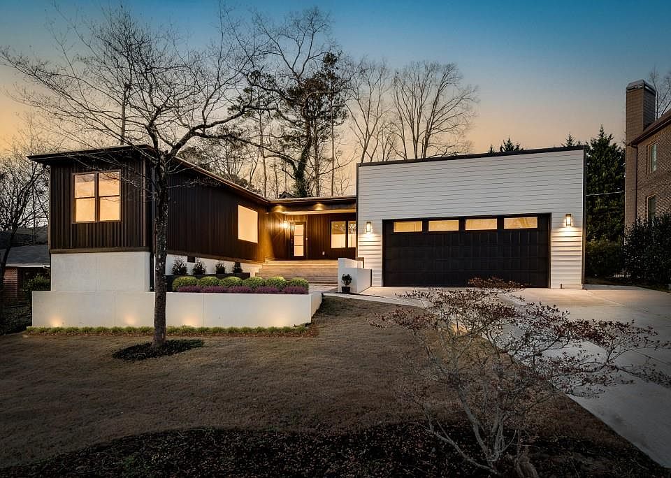 1st image of 2362 Greenglade Rd NE