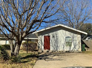 1901 Guinevere St, Arlington, TX 76014