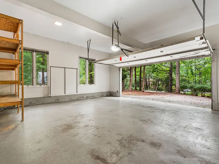 129 Ironwoods Dr — Photo 35