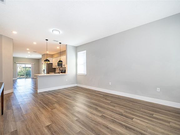 4th image of 1519 Indiana St