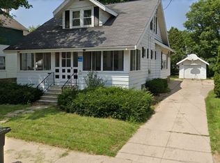 714 Woodland Ave, Oshkosh, WI 54901