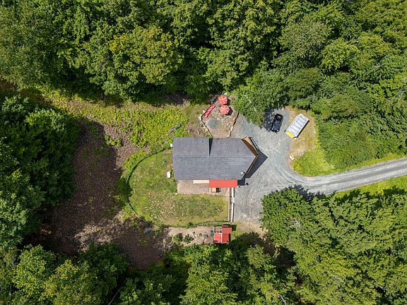 5th image of 827 Mount Cardigan Road