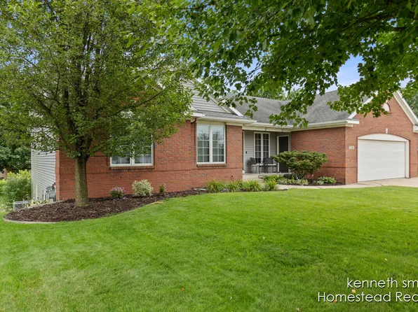 4194 Little Star Ct SW, Grandville, MI 49418