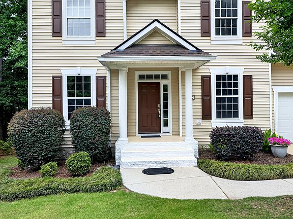 3rd image of 1402 Willowleaf Way