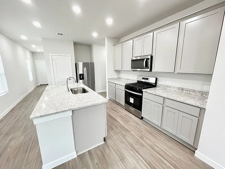 11848 Whirlaway Dr — Photo 4