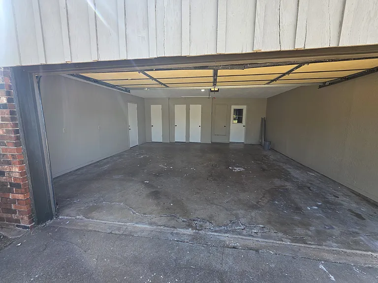 914 Northgate Ave — Photo 17