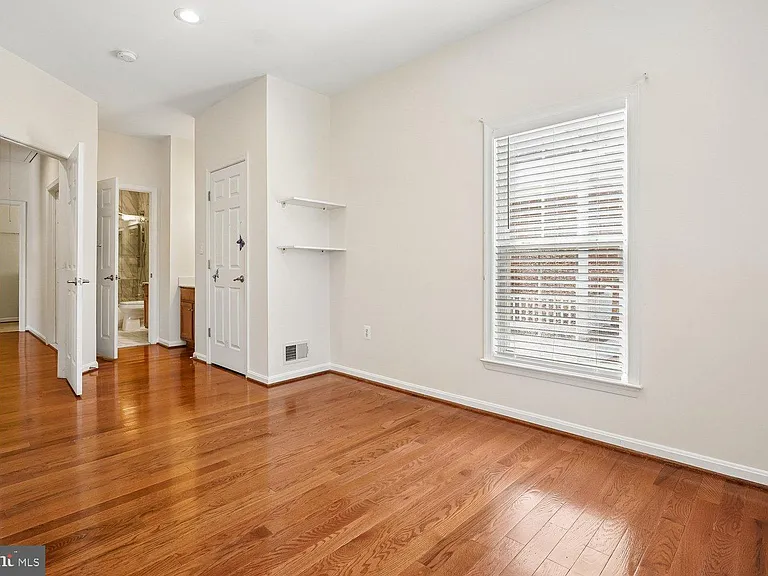9059 Galvin Ln — Photo 46