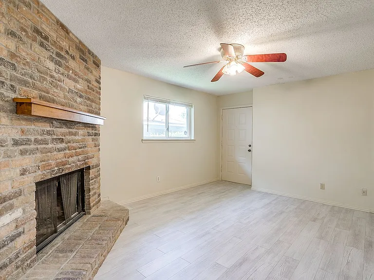 127 Allencrest Dr — Photo 7