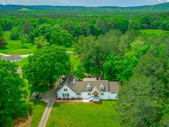 2nd image of 721 Gowan Rd