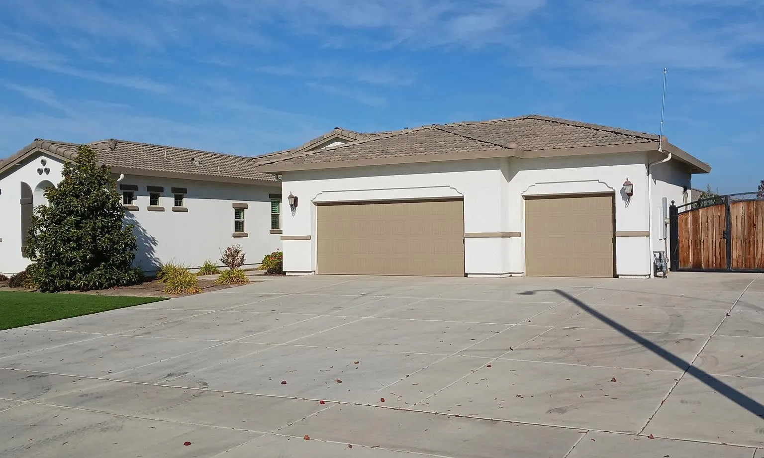 4 bed, 3.5 bath, 3097 sqft, $3,600 — Photo 1