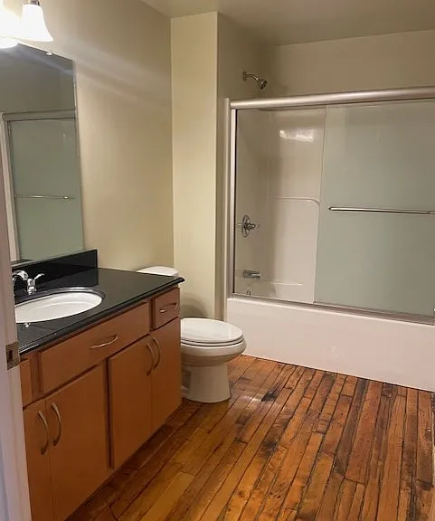 Victoria Riverside Townhouse Lofts — Photo 63