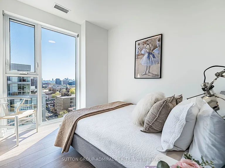 1660 Bloor St W #803 — Photo 23