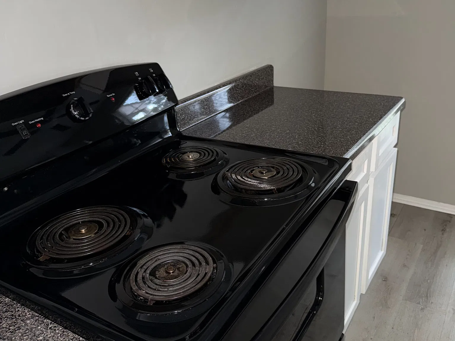 2 bed, 817 sqft, $900 — Photo 3