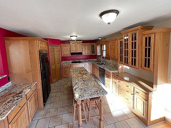 Kitchen - lots of upgrades