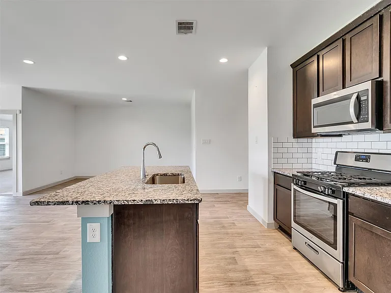 8003 Black Forest Ln — Photo 17