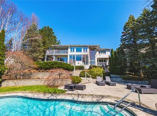 2 Anslow Ct, Hamilton, ON L9H 6Z2
