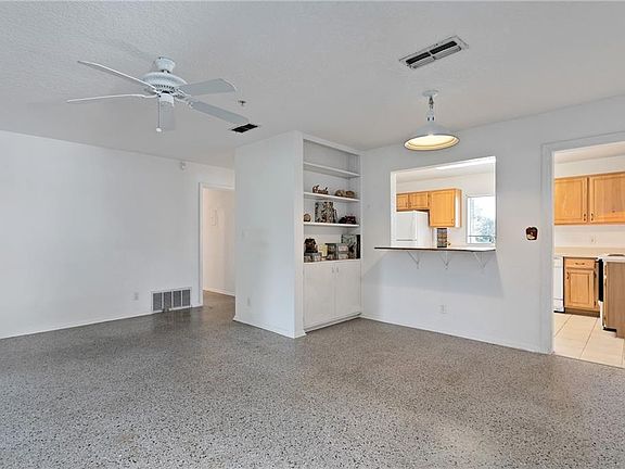 4th image of 3293 Little Sound Dr