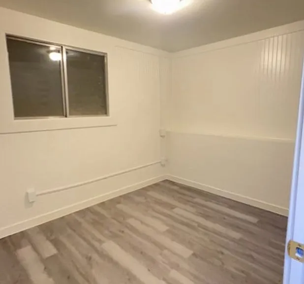 363 N 800 W — Photo 15