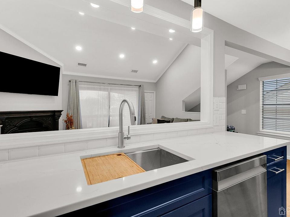 1111 Harbour Club Dr, Parlin, NJ 08859 Zillow