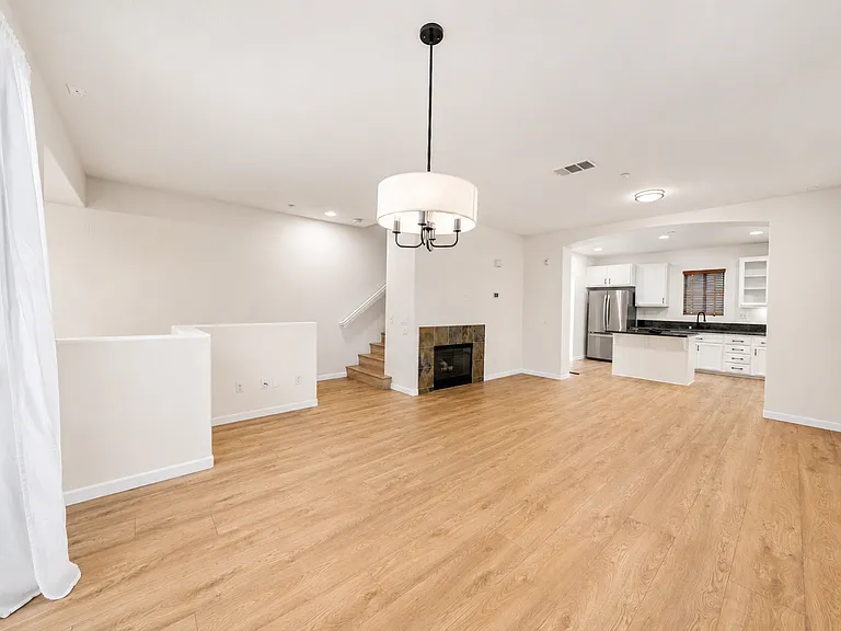 312 Bishop Dr — Photo 15