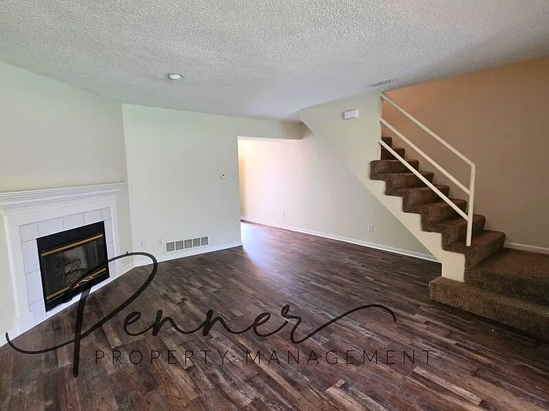 4609B NE Whispering Winds Cir — Photo 2