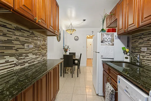 Sold by Douglas Elliman | media 15