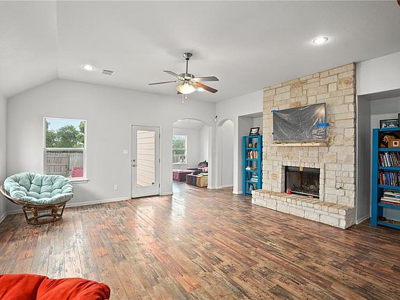 5th image of 8309 Reggio St