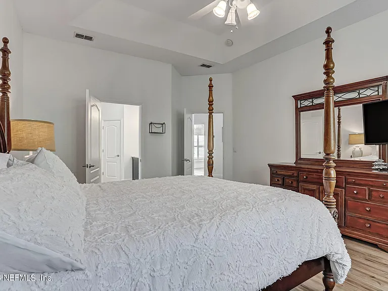 140 Oceans Edge Dr — Photo 38