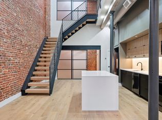 32 Strawberry St #2, Philadelphia, PA