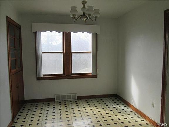 5th image of 9302 Miriam Ave