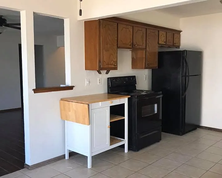 925 Saint James Ct #1 — Photo 5