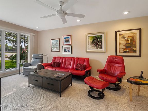 5th image of 766 Carlyle Ct