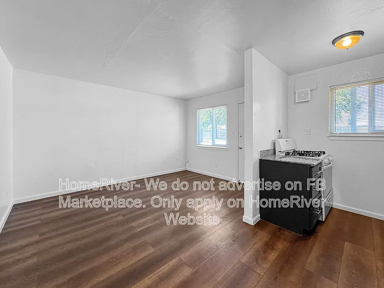 590 Las Palmas Ave #7 — Photo 13