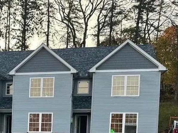 1068 Lakeland Dr, Scott Township, PA 18433