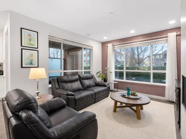 33540 Mayfair Ave #110, Abbotsford, BC V2S 0J3