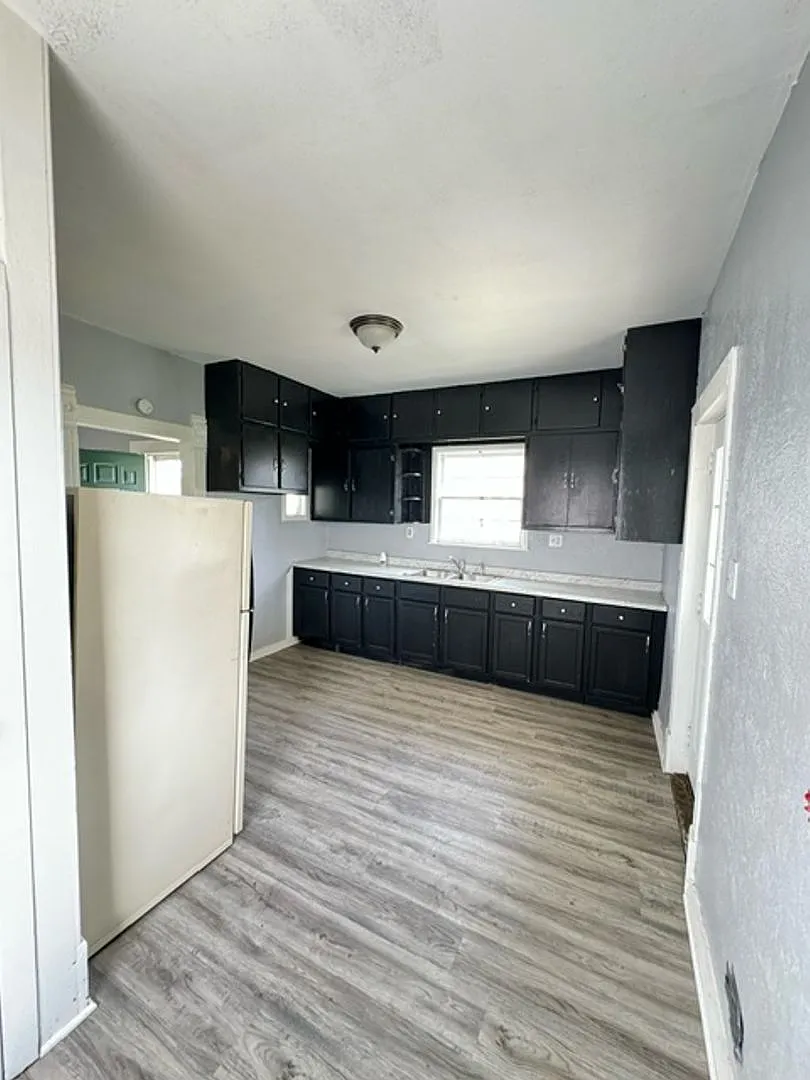 Move in Special - 3-Bedroom, 1-Bathroom Home $1,125/Month — Photo 2