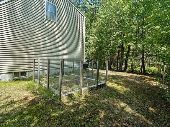 3rd image of 170 Jefferson Drive