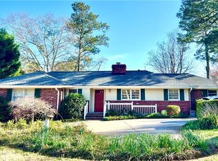 105 Silverwood Rd, Sandy Springs, GA 30342