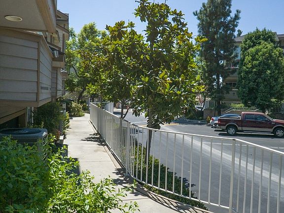 4th image of 11150 Glenoaks Blvd Unit 56