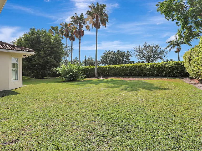 4190 Bahia Isle Cir — Photo 51