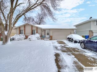 2206 Brighton Dr, Bellevue, NE 68123